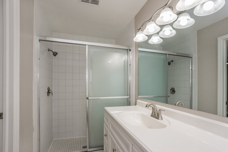 3,770/Mo, 5910 Erhardt Dr Riverview, FL 33578 Main Bathroom View