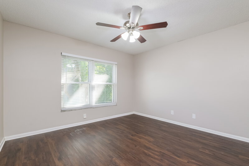 2,010/Mo, 226 Regal Park Dr Valrico, FL 33594 Main Bedroom View