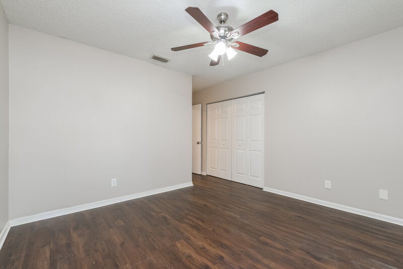 2,010/Mo, 226 Regal Park Dr Valrico, FL 33594 Main Bedroom View 2