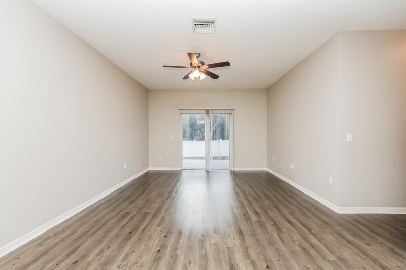 2,010/Mo, 11740 Colony Lakes Blvd New Port Richey, FL 34654 Family Room View 2