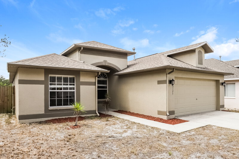 2,355/Mo, 3125 Summer House Dr Valrico, FL 33594 Front View