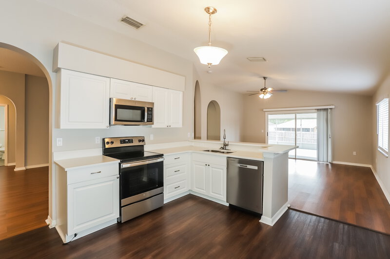2,355/Mo, 3125 Summer House Dr Valrico, FL 33594 Kitchen View
