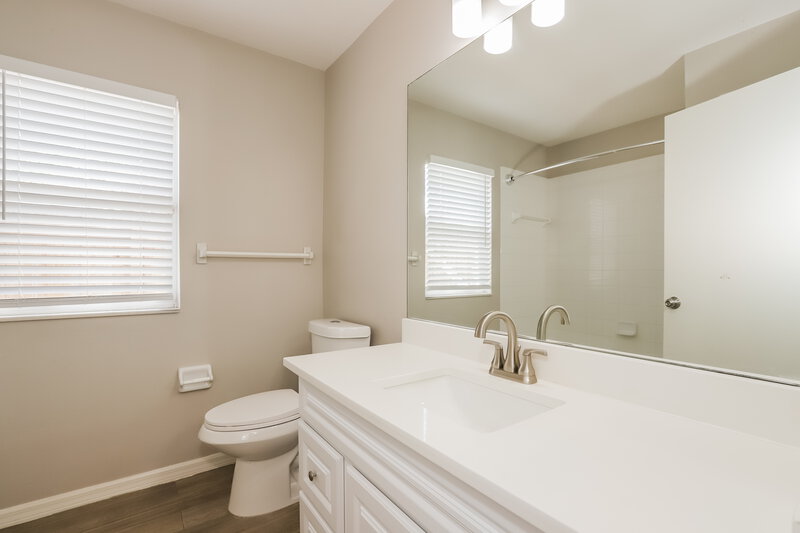 2,355/Mo, 3125 Summer House Dr Valrico, FL 33594 Bathroom View