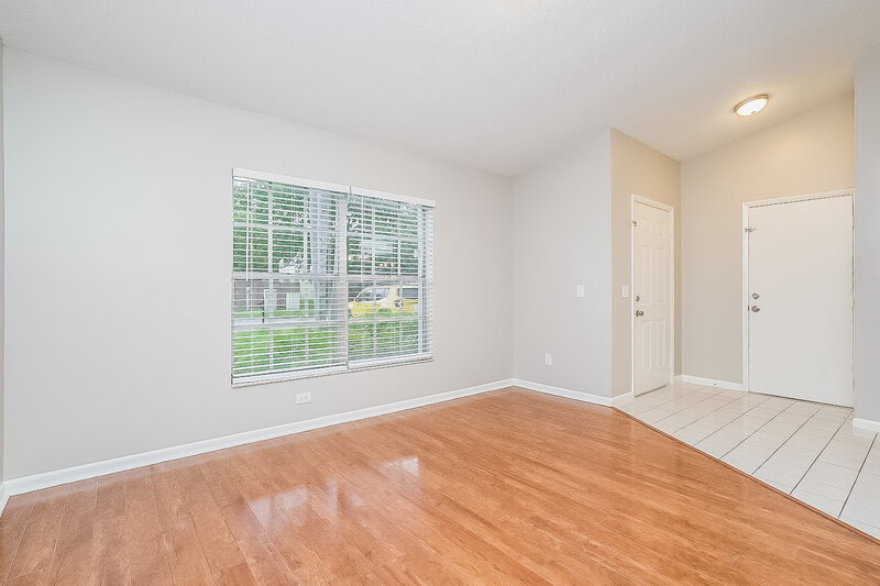 2,270/Mo, 24734 Silversmith Dr Lutz, FL 33559 Living Room View 2