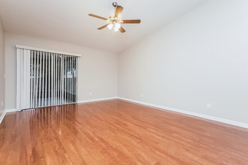 2,270/Mo, 24734 Silversmith Dr Lutz, FL 33559 Main Bedroom View 2
