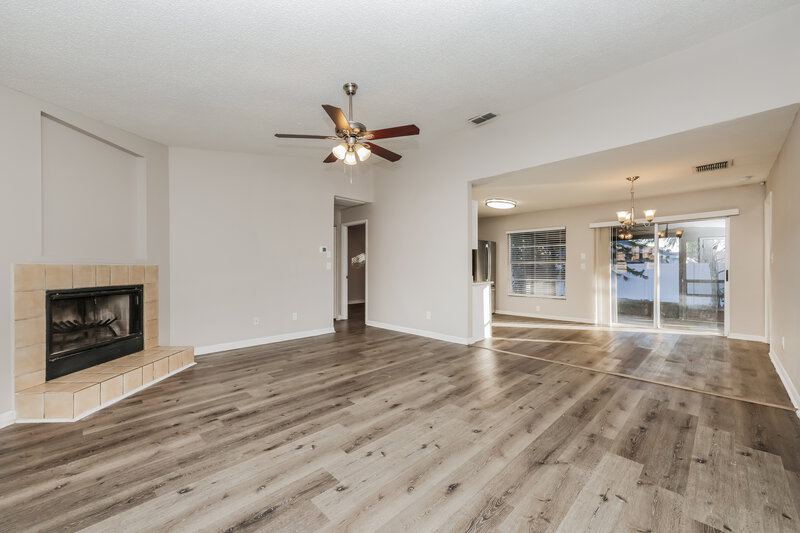 1,845/Mo, 11337 Blackbark Dr Riverview, FL 33579 Living Room View