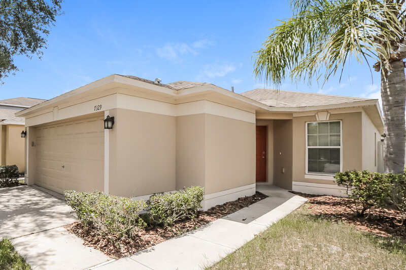 2,025/Mo, 7329 Lumber Port Dr Ruskin, FL 33573 Front View