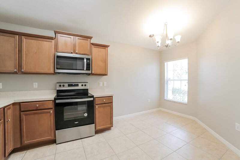 2,025/Mo, 7329 Lumber Port Dr Ruskin, FL 33573 Kitchen View 2