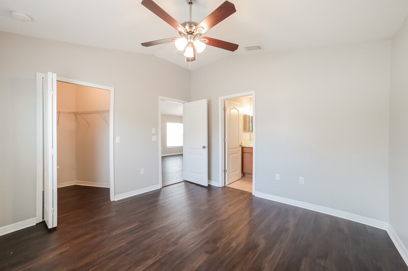 2,025/Mo, 7329 Lumber Port Dr Ruskin, FL 33573 Main Bedroom View 2