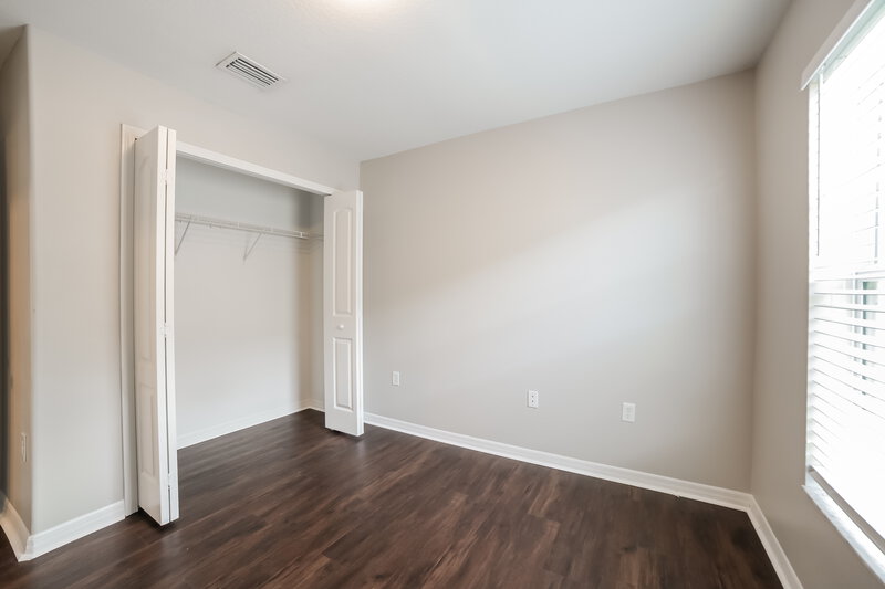 2,025/Mo, 7329 Lumber Port Dr Ruskin, FL 33573 Bedroom View 2