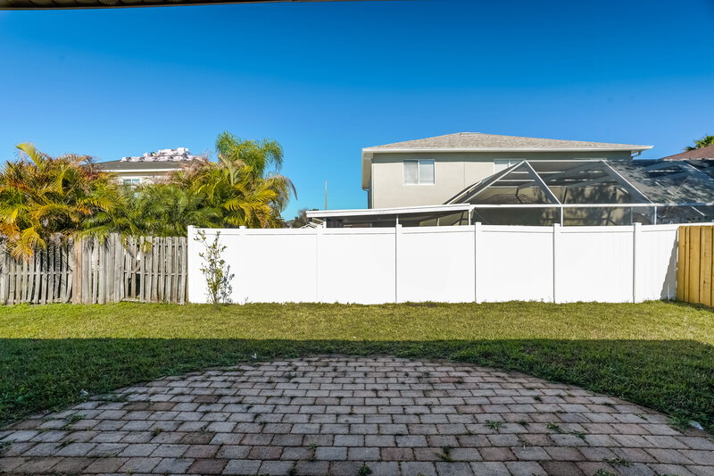 2,110/Mo, 1436 Birchstone Ave Brandon, FL 33511 Backyard View