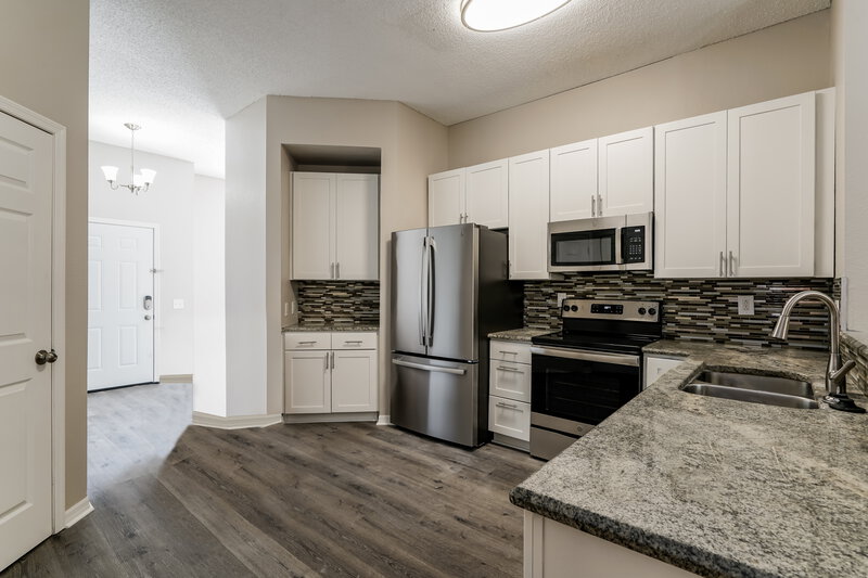 2,335/Mo, 7409 Sade St Tampa, FL 33615 Kitchen View 2