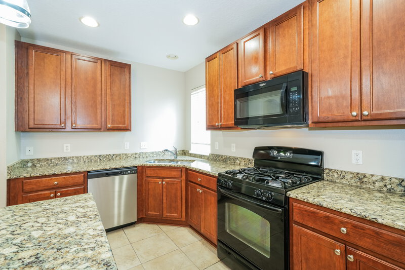 0/Mo, 16014 Loneoak View Dr Lithia, FL 33547 Kitchen View 2
