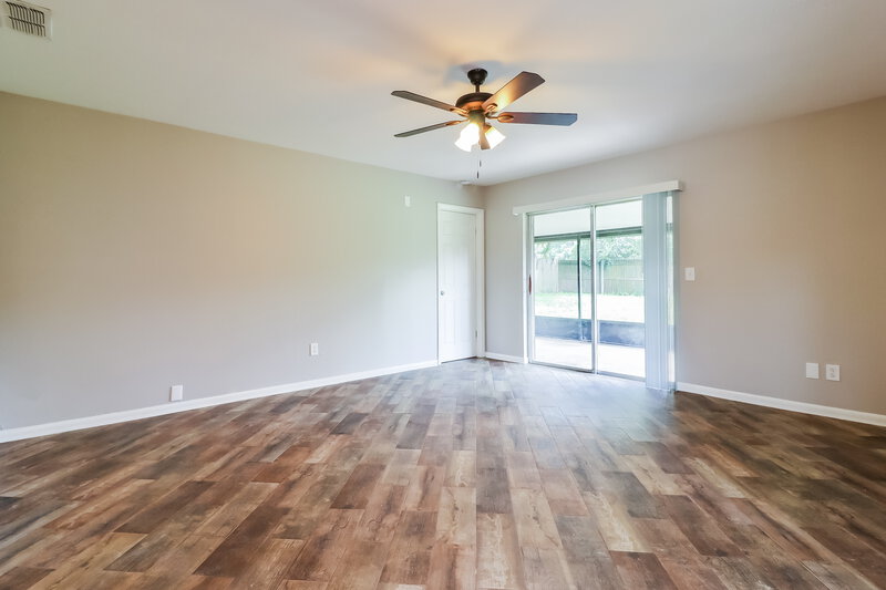 2,120/Mo, 4810 Reagan Ave Seffner, FL 33584 Dining Room View 2