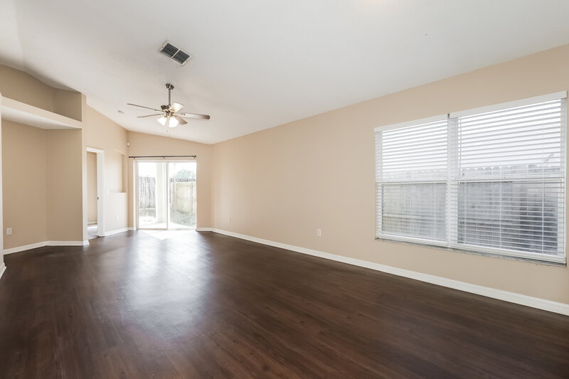 1,765/Mo, 5849 Sand Key Ln Zephyrhills, FL 33545 Living Room View