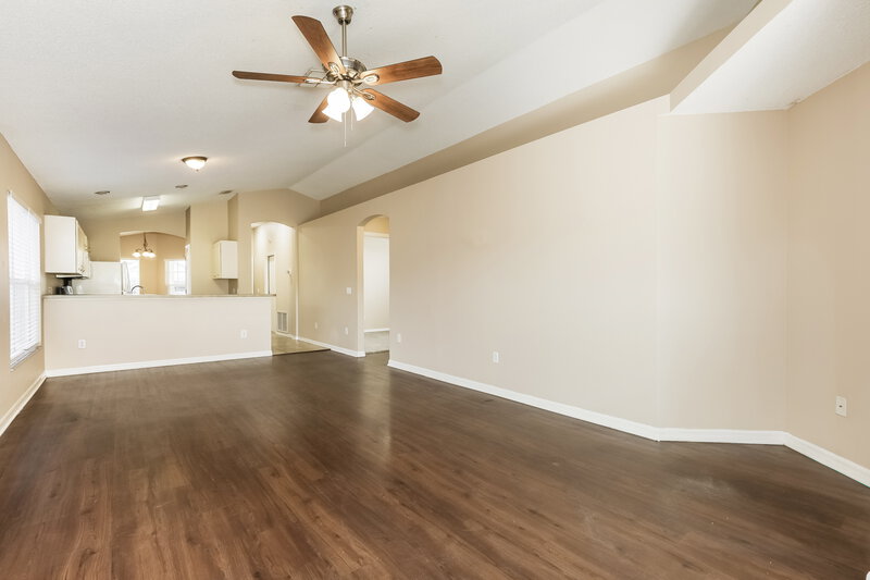 1,765/Mo, 5849 Sand Key Ln Zephyrhills, FL 33545 Family Room View