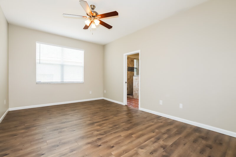 2,210/Mo, 11016 Newbridge Dr Riverview, FL 33579 Main Bedroom View