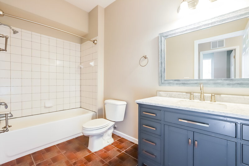 2,210/Mo, 11016 Newbridge Dr Riverview, FL 33579 Bathroom View
