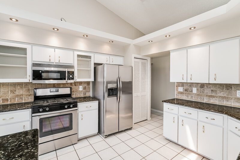 2,370/Mo, 14525 Pimberton Dr Hudson, FL 34667 Kitchen View 2