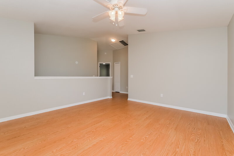 2,175/Mo, 18108 Cypress Bay Pkwy Land O' Lakes, FL 34638 Loft View