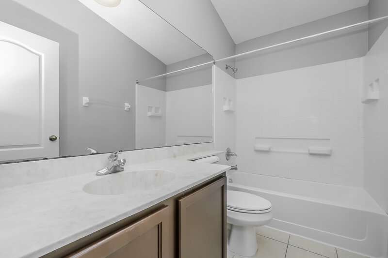 2,175/Mo, 18108 Cypress Bay Pkwy Land O' Lakes, FL 34638 Bathroom View