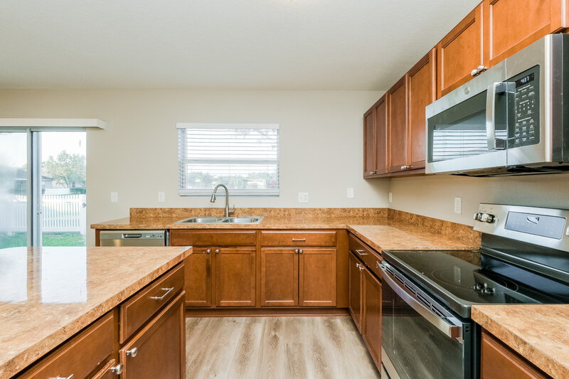 3,270/Mo, 4300 Fieldview Cir Wesley Chapel, FL 33545 Kitchen View 3