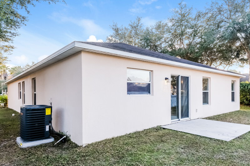 3,270/Mo, 4300 Fieldview Cir Wesley Chapel, FL 33545 Rear View