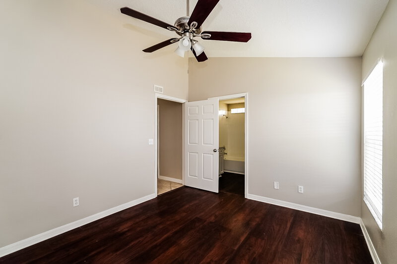 1,990/Mo, 14905 Stag Woods Cir Lutz, FL 33559 Main Bedroom View 2