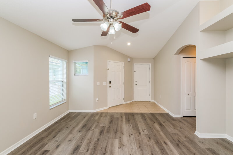 1,925/Mo, 12710 Evington Point Dr Riverview, FL 33579 Living Room View