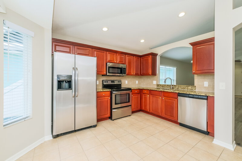 1,925/Mo, 12710 Evington Point Dr Riverview, FL 33579 Kitchen View