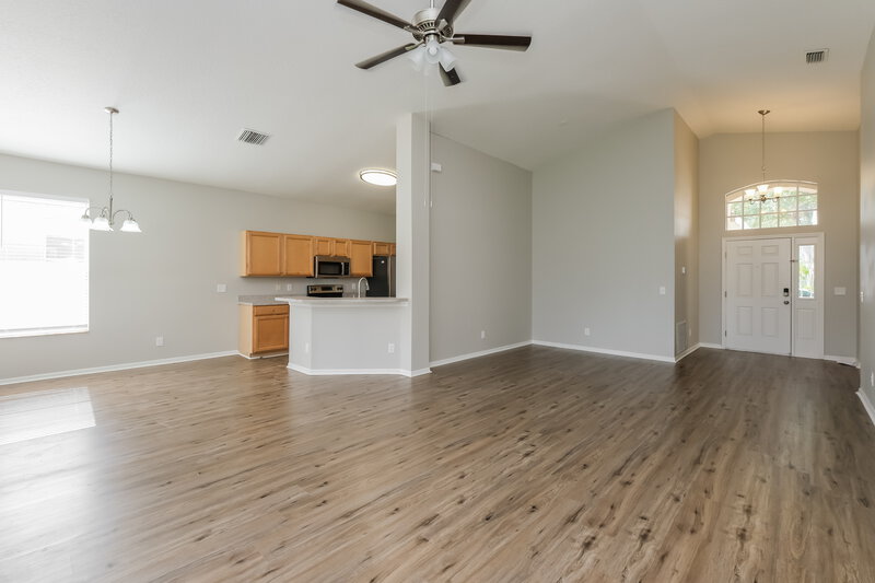 2,290/Mo, 13738 Ogakor Dr Riverview, FL 33579 Living Room View 2