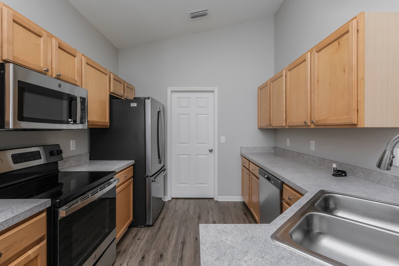 2,290/Mo, 13738 Ogakor Dr Riverview, FL 33579 Kitchen View