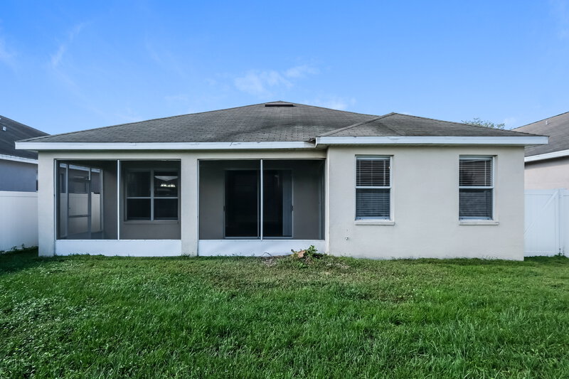 2,290/Mo, 13738 Ogakor Dr Riverview, FL 33579 Rear View