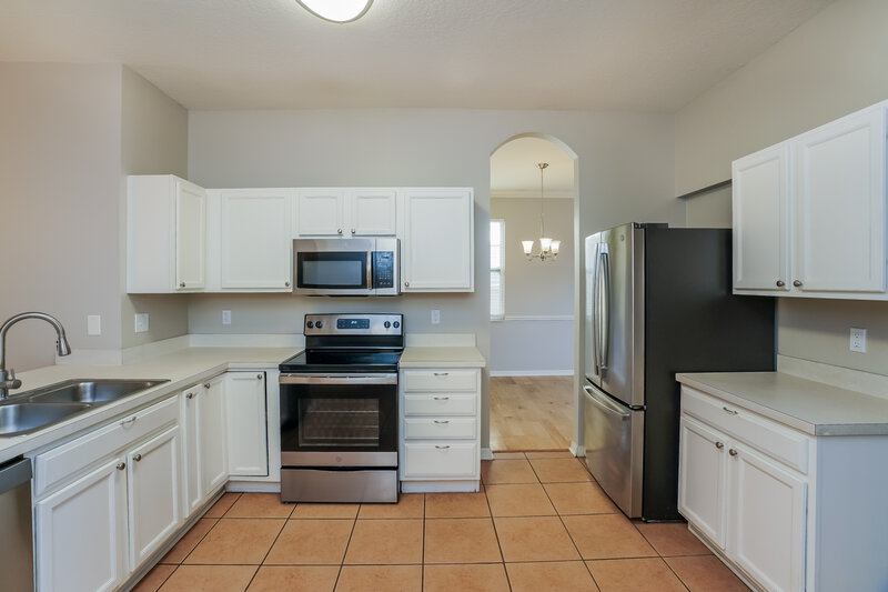 3,690/Mo, 1716 Open Field Loop Brandon, FL 33510 Kitchen View