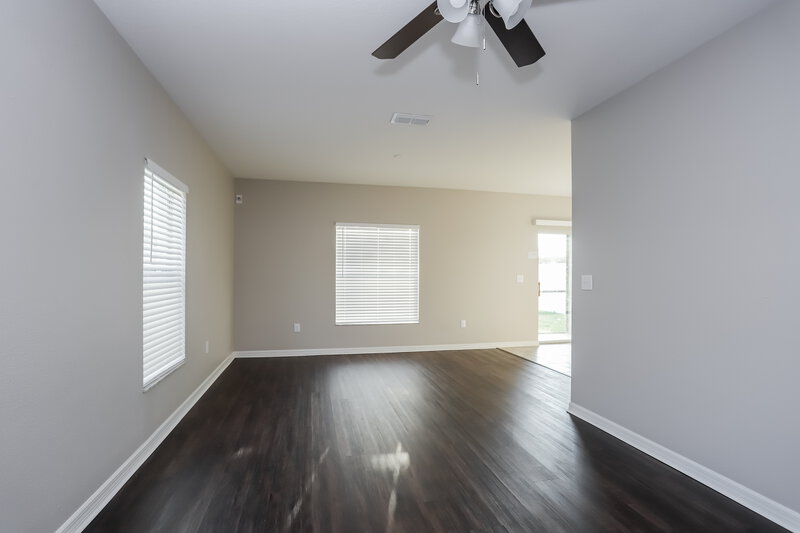 2,355/Mo, 1049 Seminole Sky Dr Ruskin, FL 33570 Living Room View