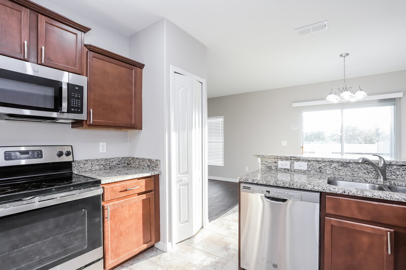 2,355/Mo, 1049 Seminole Sky Dr Ruskin, FL 33570 Kitchen View 2