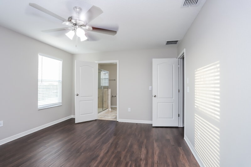 2,355/Mo, 1049 Seminole Sky Dr Ruskin, FL 33570 Bedroom View 5