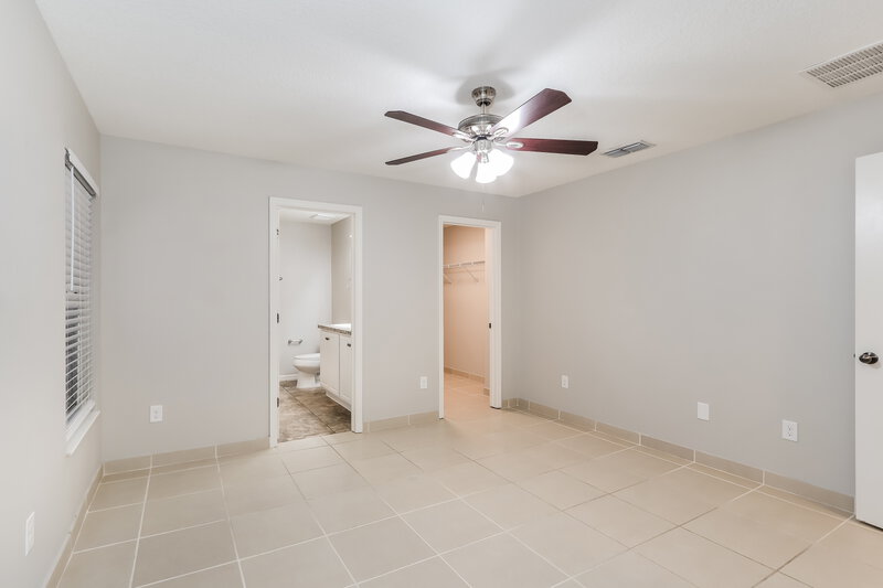 2,125/Mo, 10617 Laguna Plains Dr Riverview, FL 33578 Main Bedroom View 2