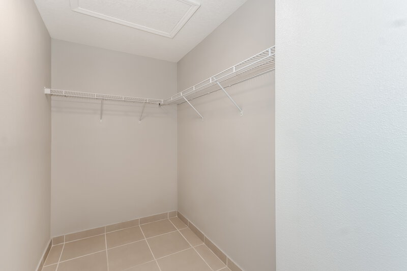 2,125/Mo, 10617 Laguna Plains Dr Riverview, FL 33578 Walk In Closet View