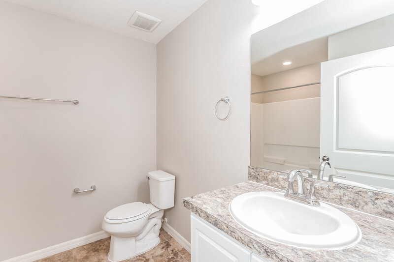 2,125/Mo, 10617 Laguna Plains Dr Riverview, FL 33578 Bathroom View
