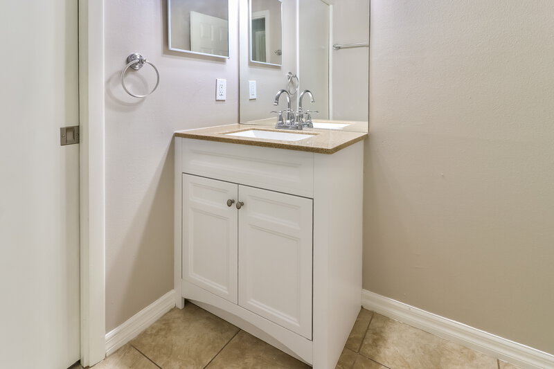 1,710/Mo, 9349 Regatta St Spring Hill, FL 34608 Bathroom View