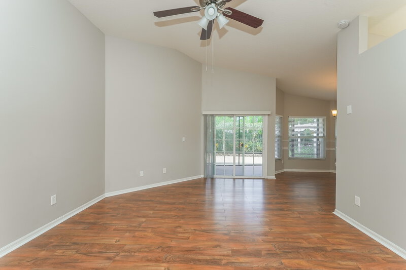 2,435/Mo, 1735 Wakefield Dr Brandon, FL 33511 Living Room View 2
