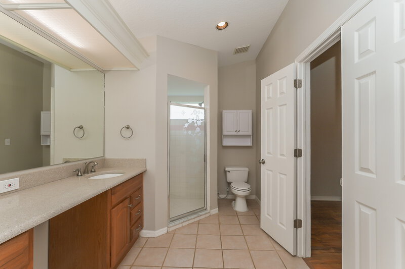 2,435/Mo, 1735 Wakefield Dr Brandon, FL 33511 Main Bathroom View