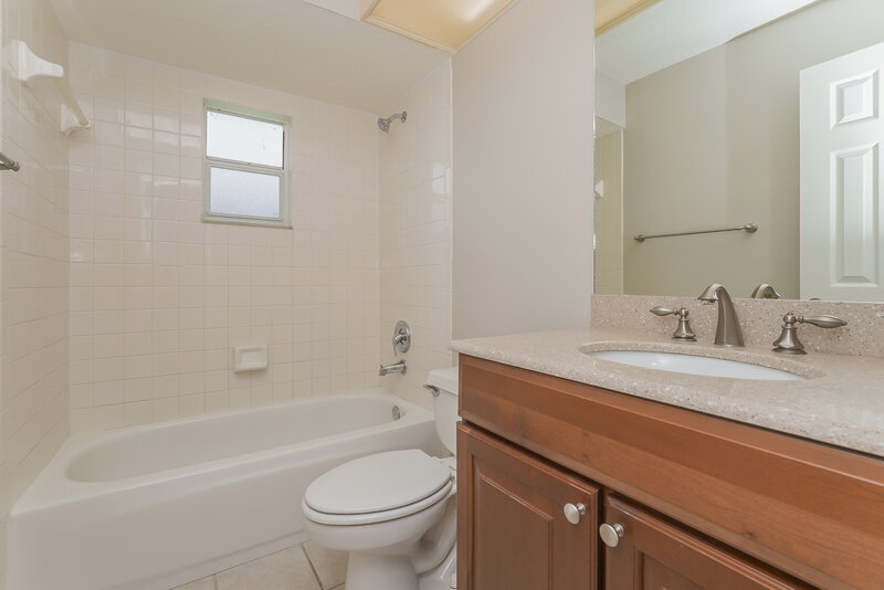 2,435/Mo, 1735 Wakefield Dr Brandon, FL 33511 Bathroom View