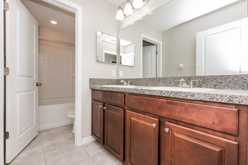 3,090/Mo, 21356 Southern Charm Dr Land O Lakes, FL 34637 Bathroom View 2