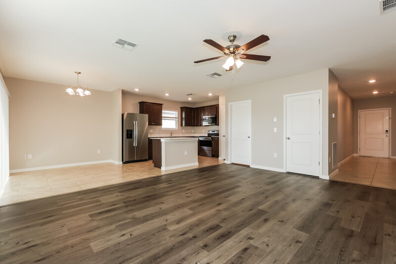 1,970/Mo, 913 Coastal Hammock Ave Ruskin, FL 33570 Living Room View 2