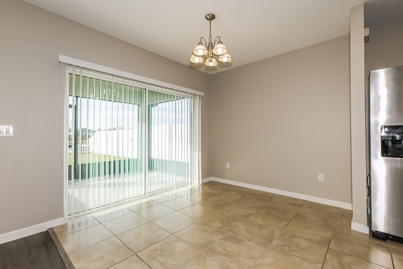 1,970/Mo, 913 Coastal Hammock Ave Ruskin, FL 33570 Dining Room View