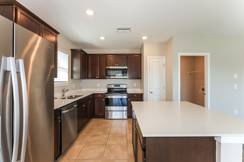 1,970/Mo, 913 Coastal Hammock Ave Ruskin, FL 33570 Kitchen View