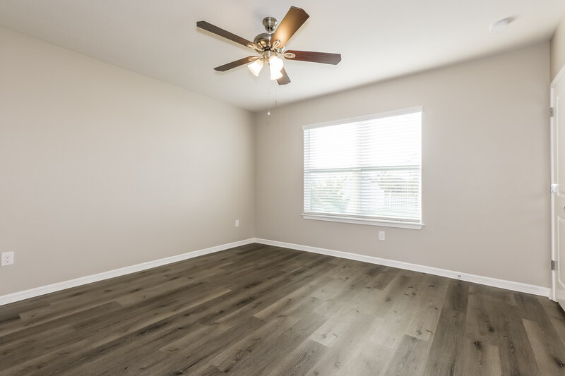 1,970/Mo, 913 Coastal Hammock Ave Ruskin, FL 33570 Main Bedroom View 2