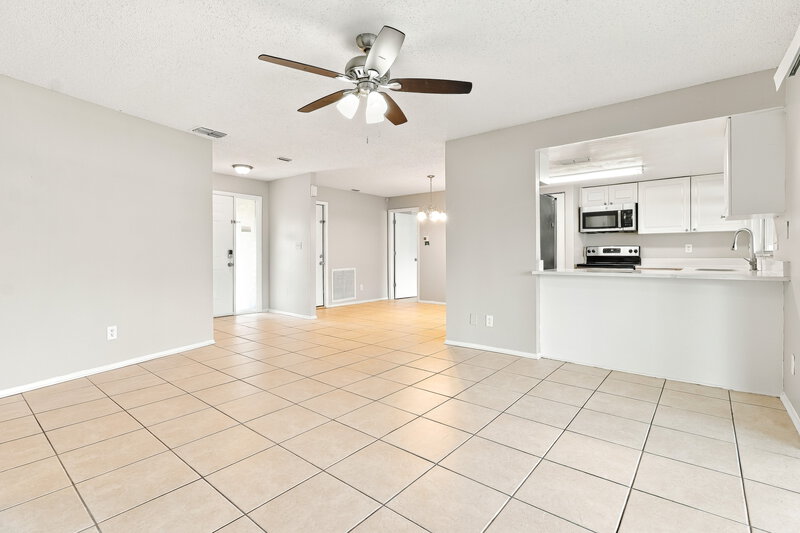 2,390/Mo, 948 16th Ln Palm Harbor, FL 34683 Living Room View